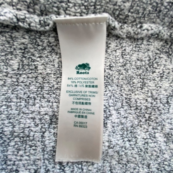 Roots Snowy Fox split back crew neck sweater size medium EUC - Picture 6 of 7